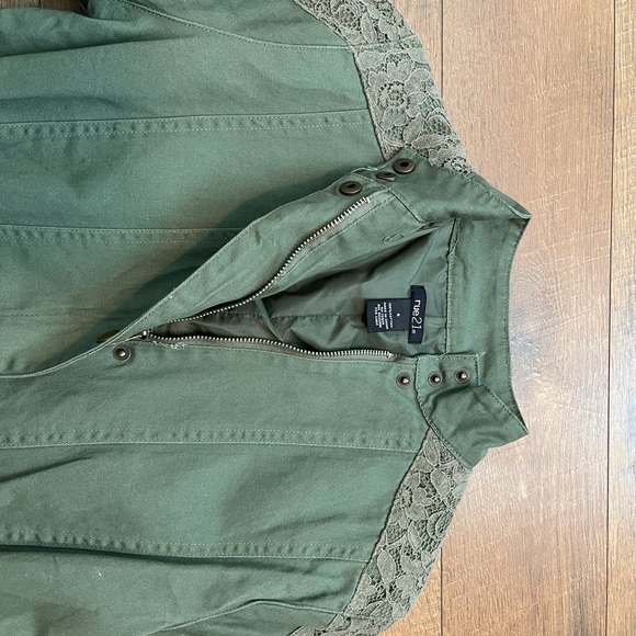 Jacket - Picture 3 of 4